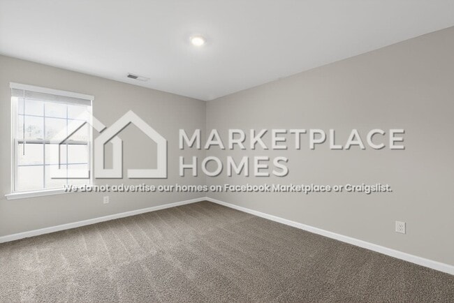 Building Photo - 923 Elliot Rd