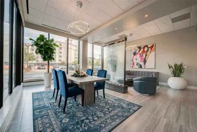 Building Photo - 5150 Hidalgo St