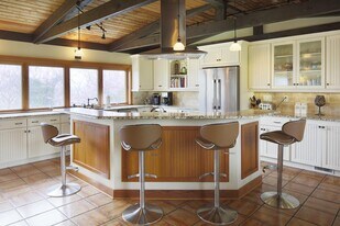 Building Photo - 4701 Westover Ter
