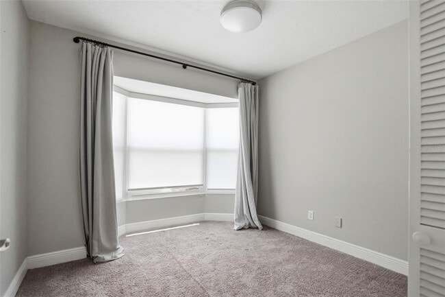Building Photo - 727 N Himes Ave