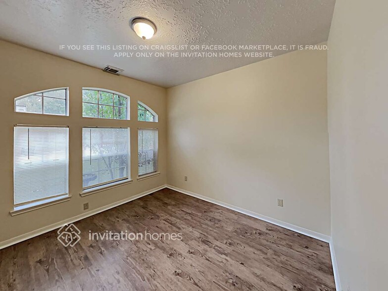 Building Photo - 17515 Glenmark Dr