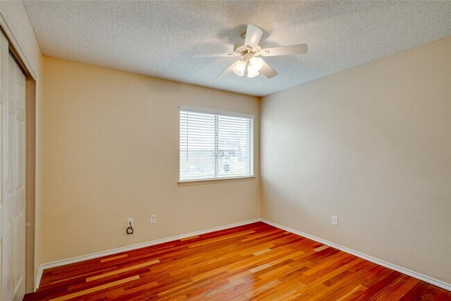 Building Photo - 3807 Eagles Nest St