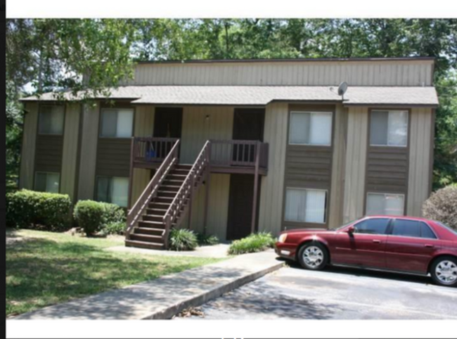 Building Photo - Two Bedroom Apartment on Blairstone Road