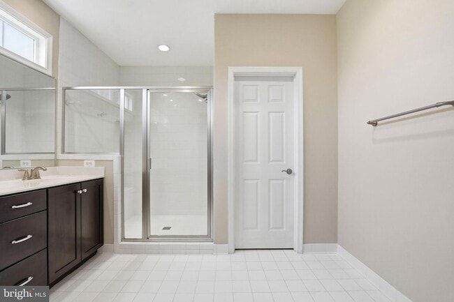 Building Photo - 42240 Hiddenwood Ln