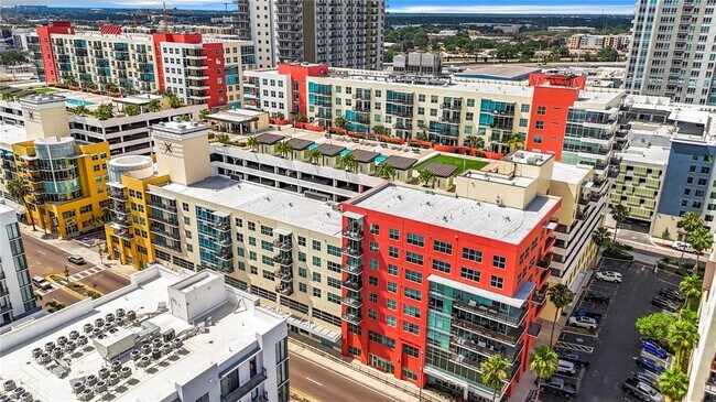 Building Photo - 1208 E Kennedy Blvd