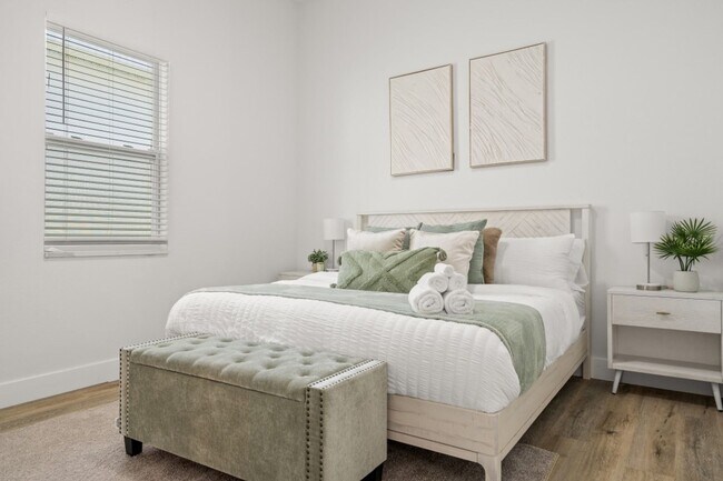 Building Photo - Gorgeous New Constriction House in Tampa - B