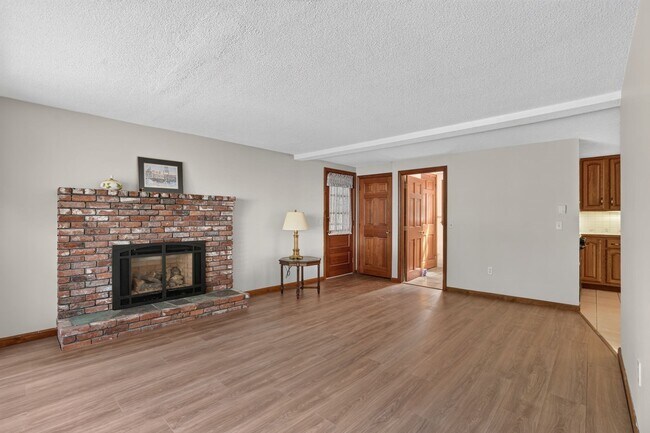 Building Photo - 375 Kendall Rd