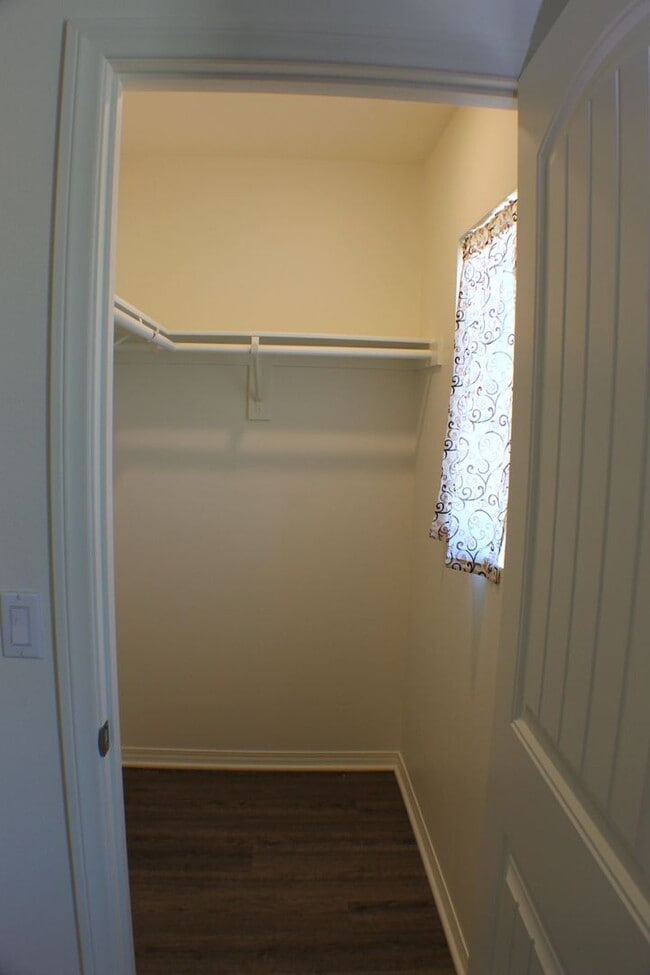 Building Photo - Stunning Redlands Home For Rent