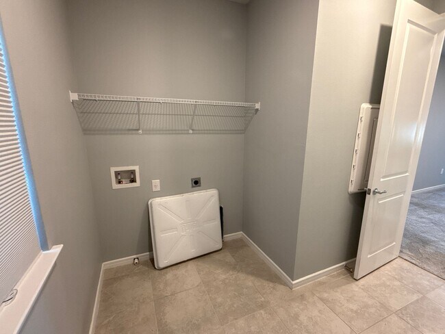Building Photo - 12970 Brookside Moss Dr