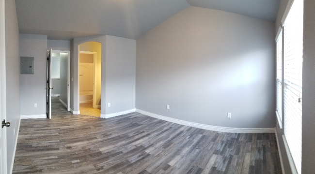 Building Photo - 7334 Shelby View Dr