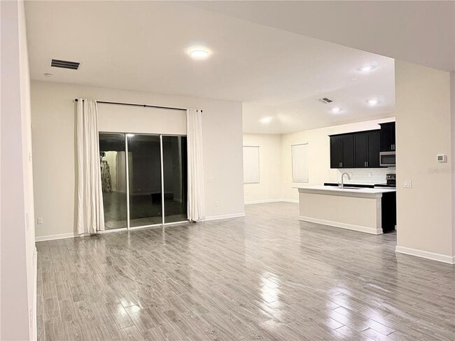 Building Photo - 2065 Camden Loop