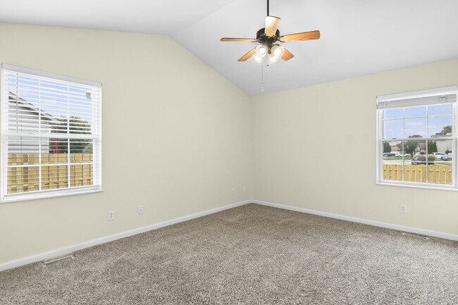 Building Photo - 2820 Wordsworth Dr