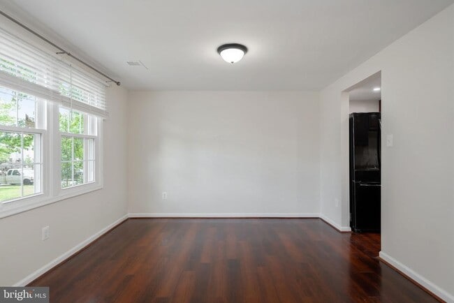 Building Photo - 6324 Lightburn Ct