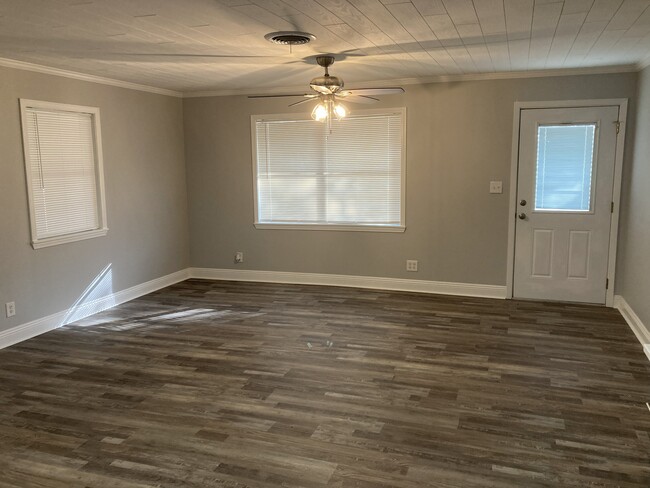 Building Photo - 321 Ismael Rd