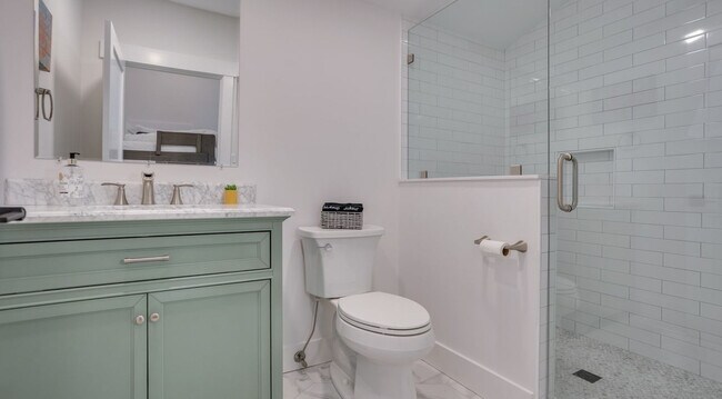 Building Photo - 13 Dewberry Ln