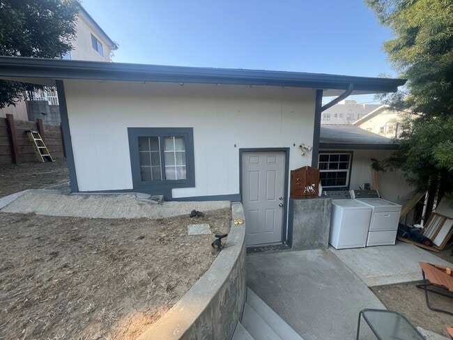 Building Photo - 1725 Kent St