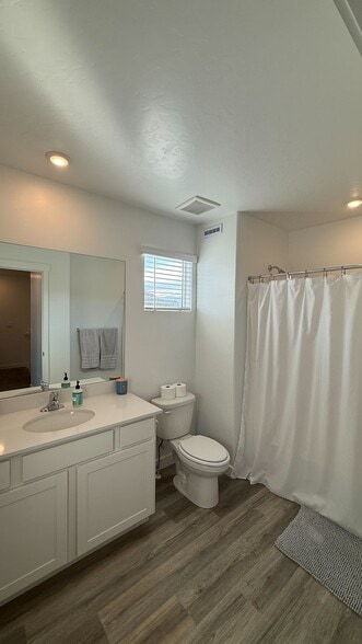 Shared Bath - 436 S 1130 W