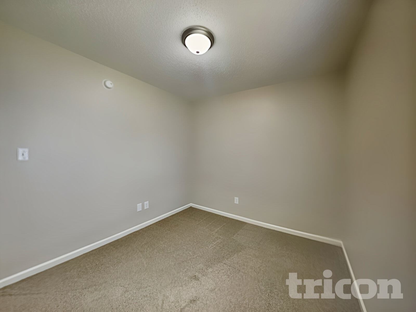 Building Photo - 1829 Mission Oaks St