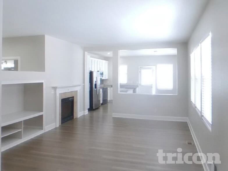 Building Photo - 2290 St Claire Dr