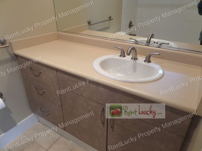 Building Photo - GREAT VIEWS! Lovely 2-Bedroom, 2 Bath Condo in Fantastic Fremont Area w/Garage Parking!!