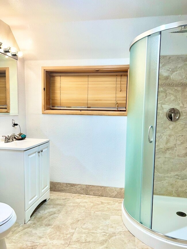Building Photo - 14700 Voltaire Dr