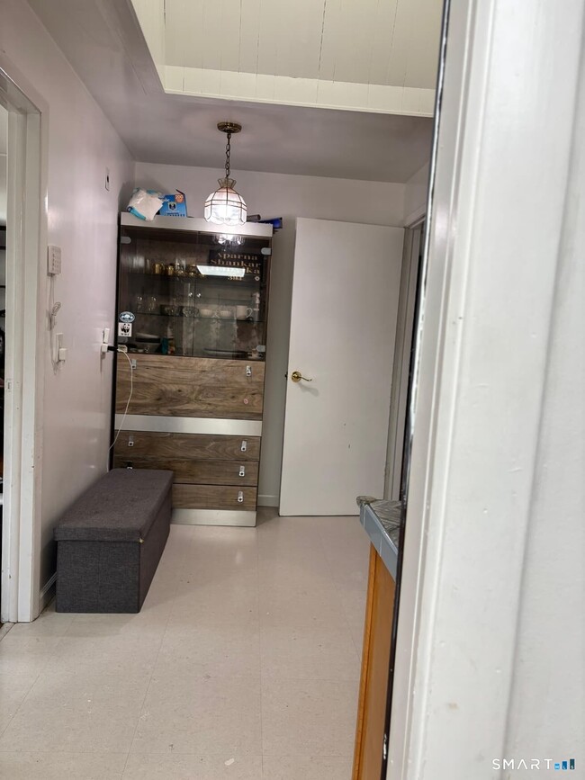 Building Photo - 394 Clintonville Rd