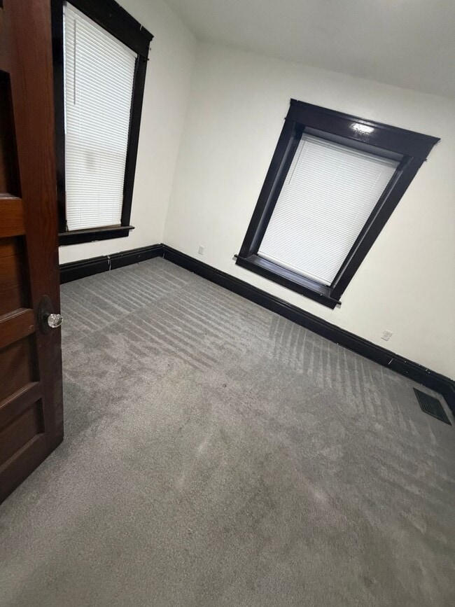 Building Photo - Beautifully redone 4-bedroom, 2-bath home available!