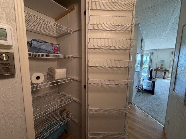 Building Photo - "Charming 2-Bed, 2-Bath Mobile Home Retreat in Harbor Cove!"