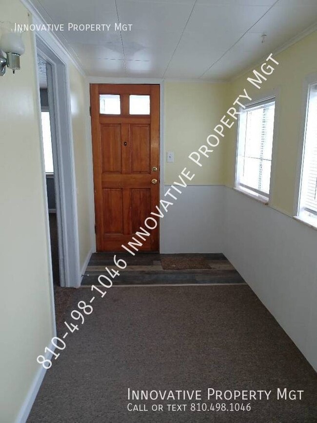 Building Photo - 1124 W Bergin Ave