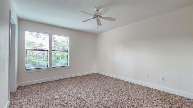 Building Photo - PALMER RANCH! VINTAGE GRAND 2 BED/2 BATH C...