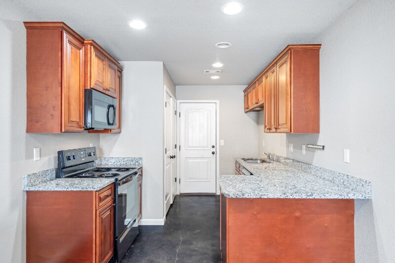 Building Photo - 19 Lawrence Rd 434