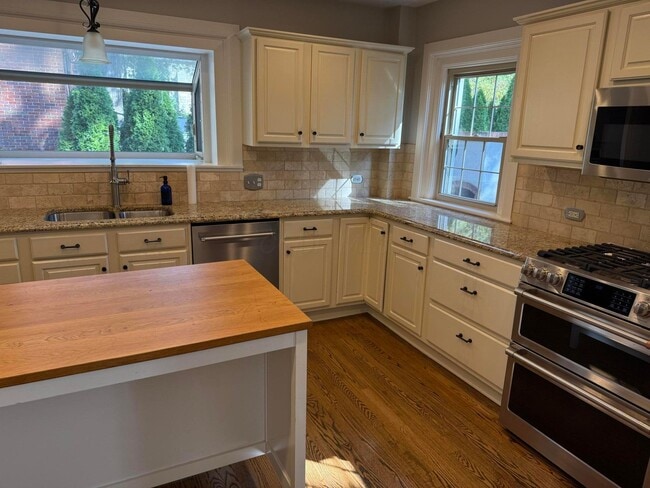 Building Photo - 2629 E Broad St