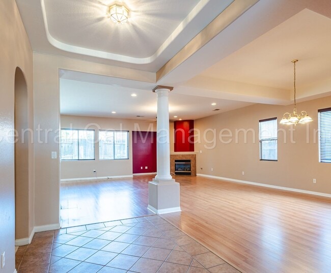 Building Photo - 3 Bedroom/2 Bath Home in Highly Desirable ...