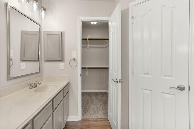 Building Photo - 32102 Decker Oaks Dr