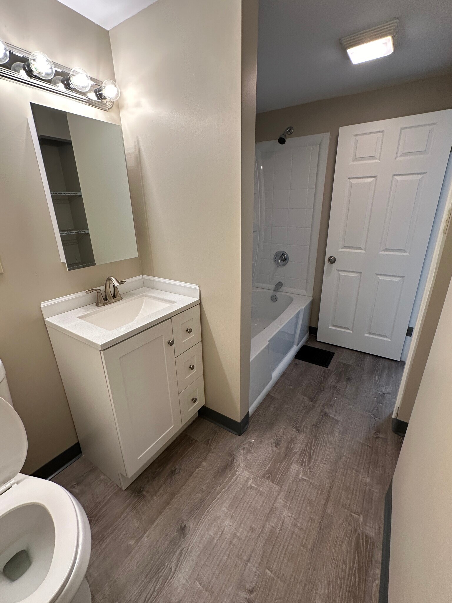 Building Photo - 163 Rhoda Ave