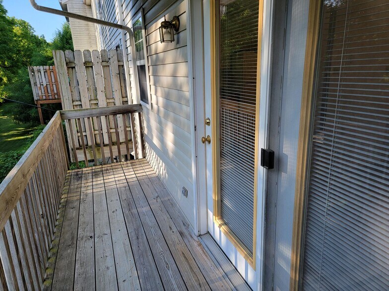 Building Photo - 205 Riders Way