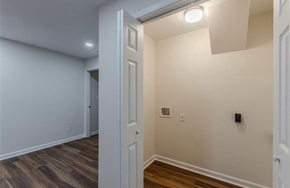 Building Photo - 214 Adeline Ave NW