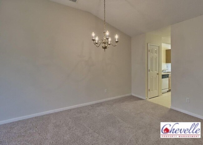 Building Photo - 307 Summit Townes Way