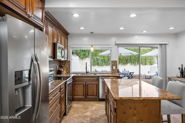 Building Photo - 7118 E Buena Terra Way