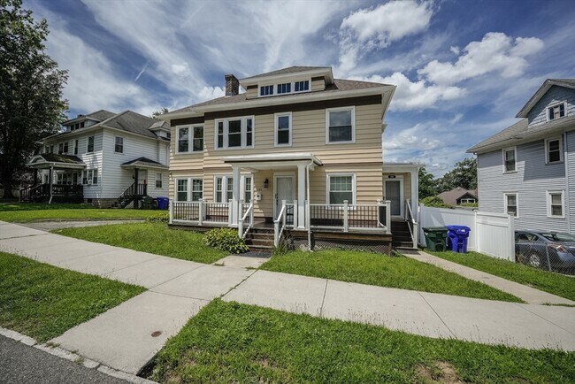 Primary Photo - 124-126-126 Woodside Terrace
