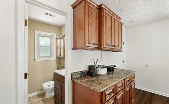 Building Photo - 2012 Blue Teal Ln