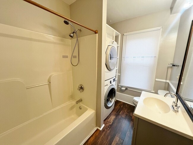 Building Photo - 40 Buxton Ave