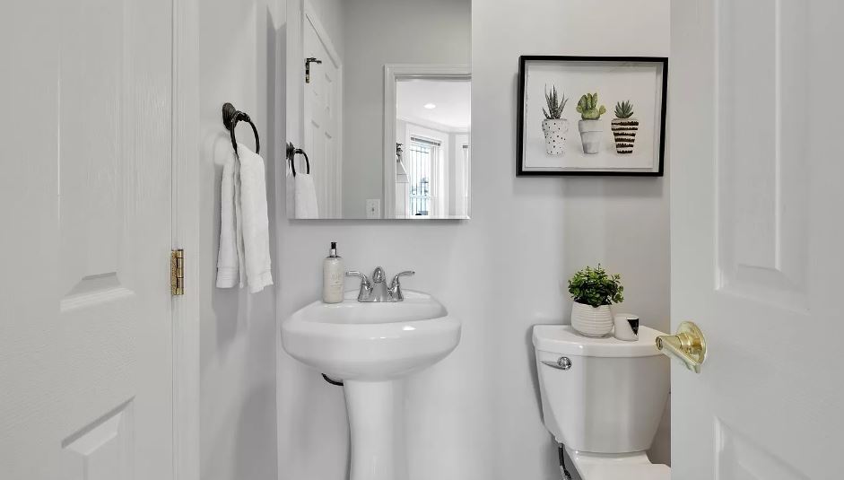 Upstairs full bath - 2715 11th St NW