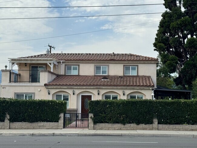 Primary Photo - 971 Cypress St