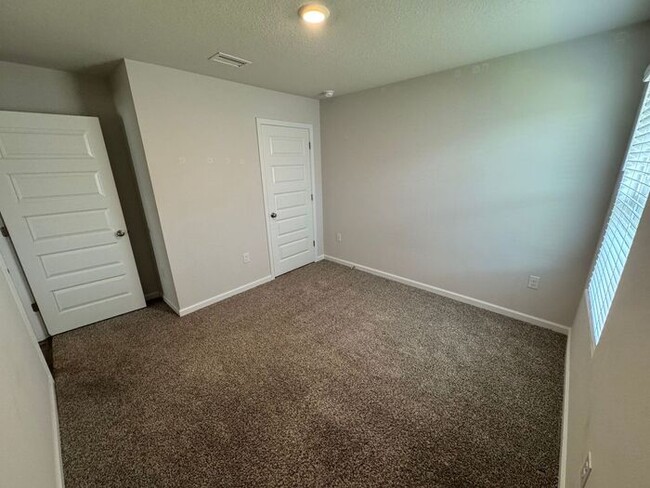 Building Photo - Pensacola - Deer Run - 4 bed, 2 bath w/ co...