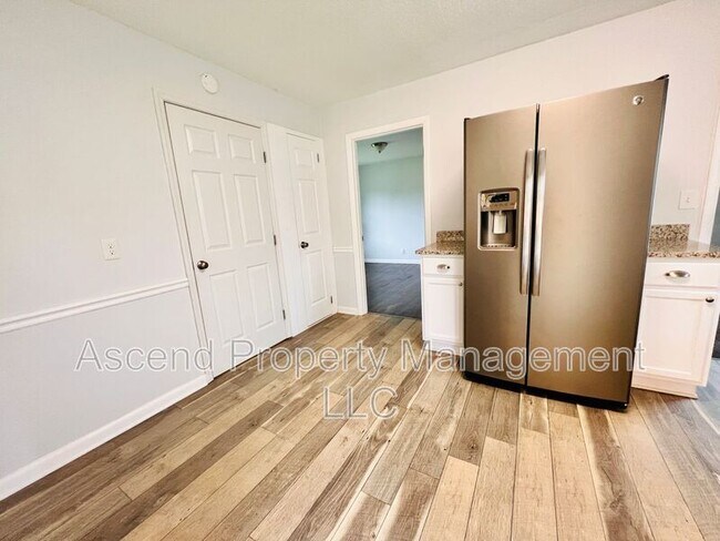 Building Photo - 4610 Leslie Ln