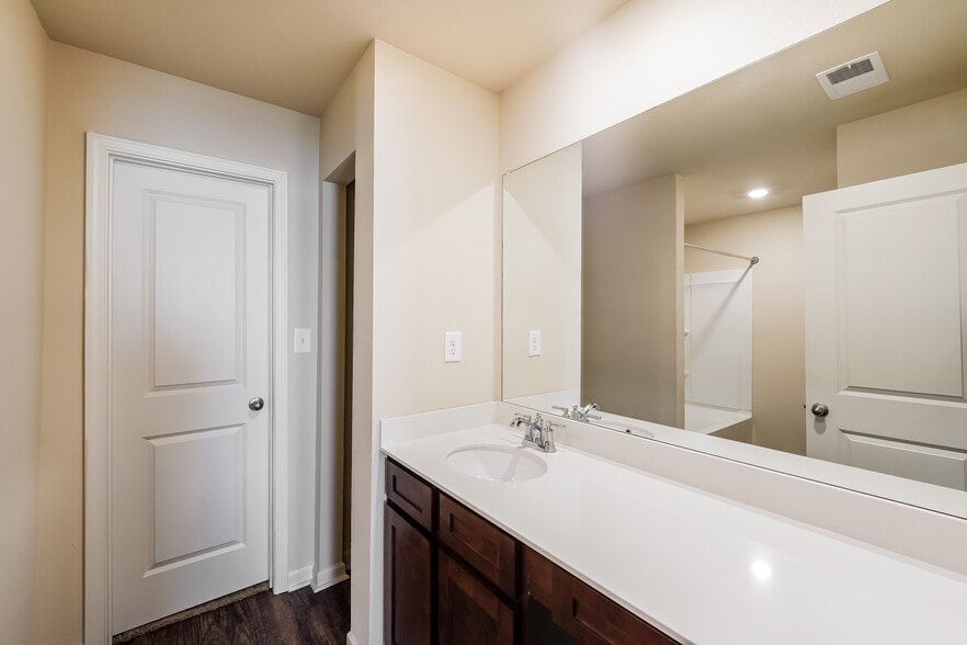 Building Photo - 8067 Hagood St