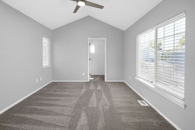 Building Photo - 17072 E Wyoming Dr