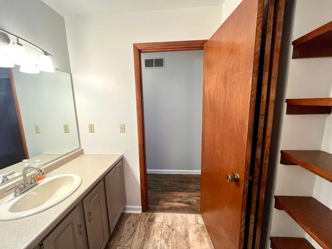 Building Photo - Apple Hill Community - 3 Bedroom 2 Bathroom - Beautiful Home for Rent!