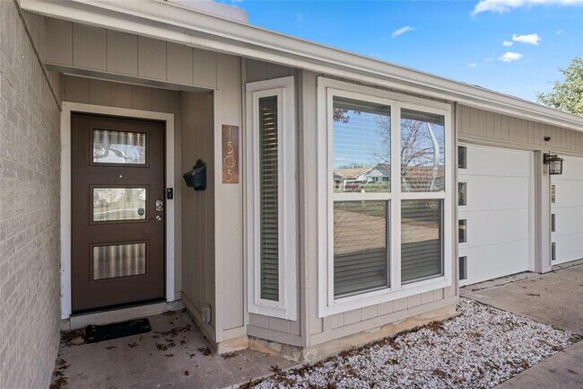 Building Photo - 1505 Westbury Trail